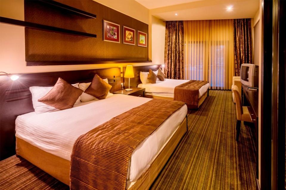 Vuni Palace Luxury Resort & Beach & Casino ไคริเนีย ภายนอก รูปภาพ