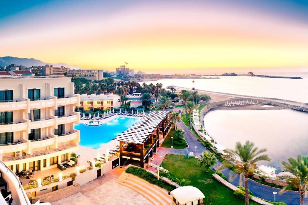 Vuni Palace Luxury Resort & Beach & Casino ไคริเนีย ภายนอก รูปภาพ