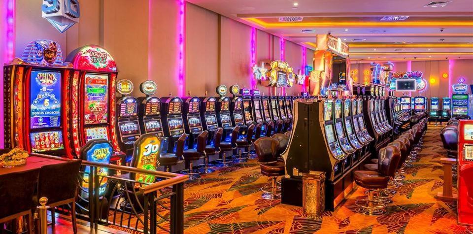 Vuni Palace Luxury Resort & Beach & Casino ไคริเนีย ภายนอก รูปภาพ