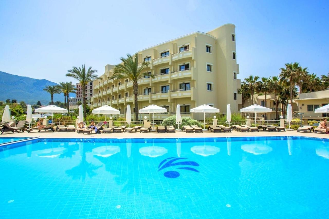 Vuni Palace Luxury Resort & Beach & Casino ไคริเนีย ภายนอก รูปภาพ