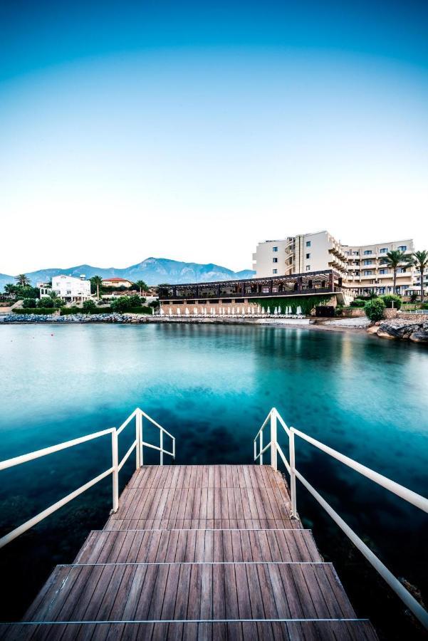 Vuni Palace Luxury Resort & Beach & Casino ไคริเนีย ภายนอก รูปภาพ